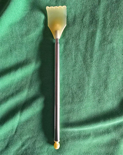 Telescopic back scratcher - telescopic,