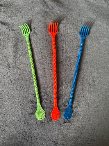 Plastic back scratcher - back,